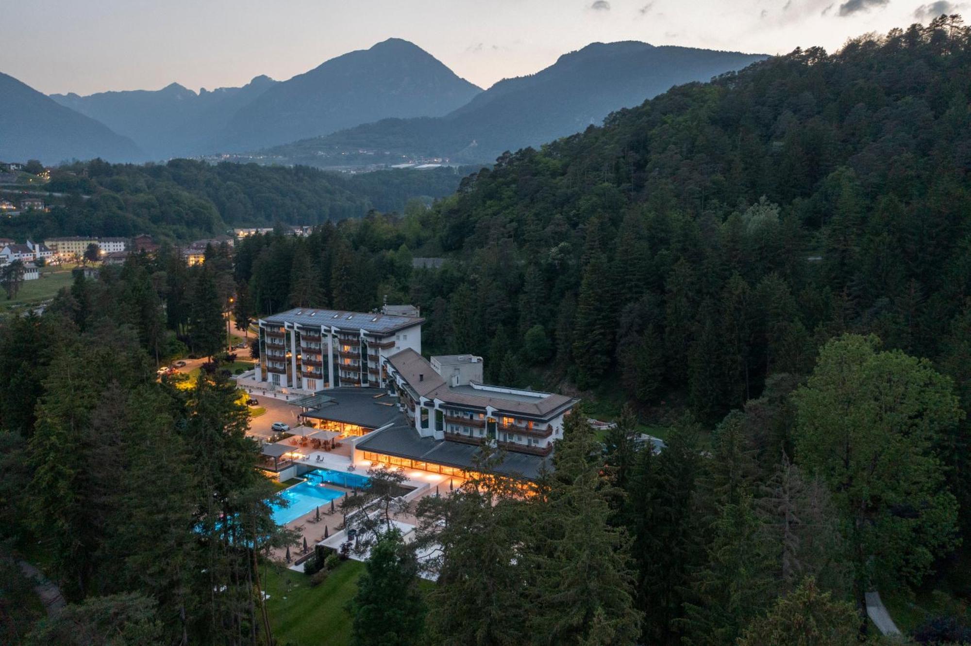 קומאנו טרמה Grand Hotel Terme Di Comano מראה חיצוני תמונה